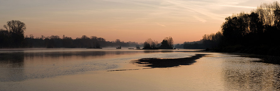 Aube sur la Loire Aube sur la Loire