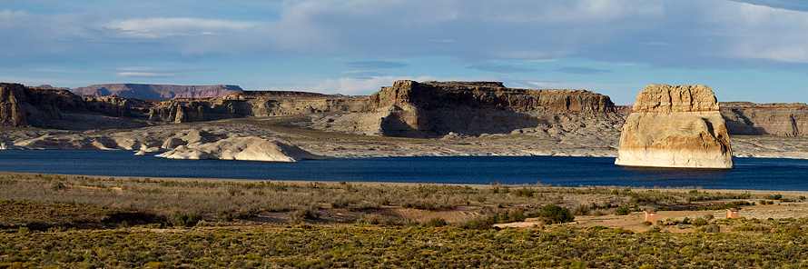 Lone Rock, Lake Powel - Arizona